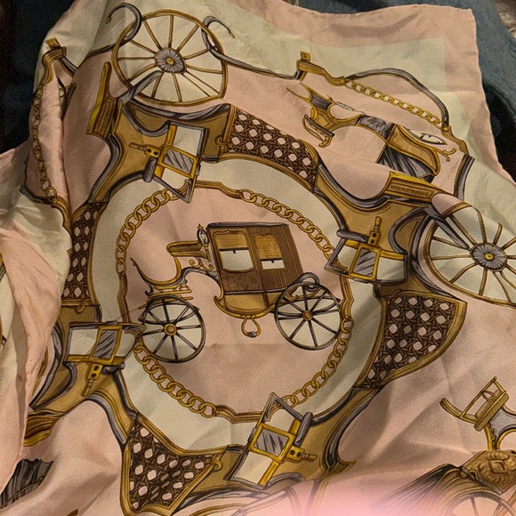 Victorian baby buggy Silk scarf horse and buggie - Picture 2 of 6